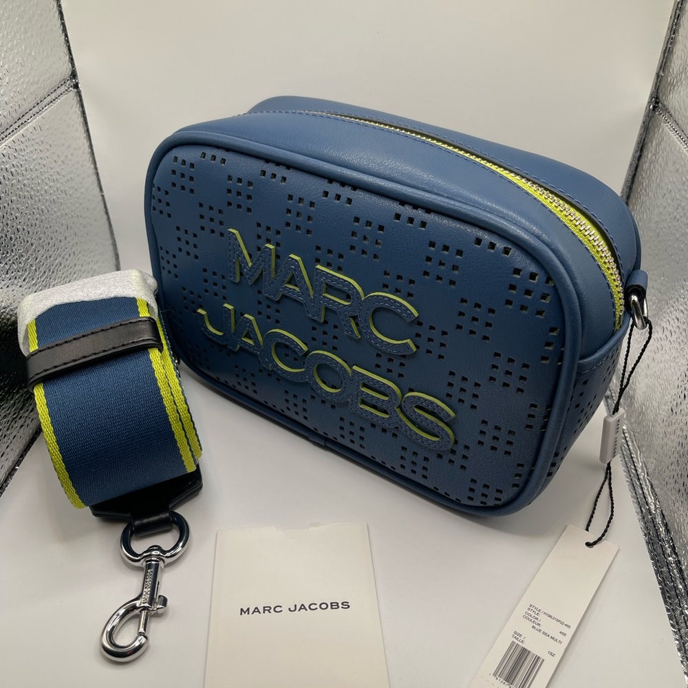 ❌❌❌ SOLD ❌❌❌ Marc Jacobs Perforated Flash Croosbody Bag